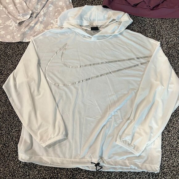 LOT of 3 Athletic Tops | NORTH FACE, NIKE, PATAGONIA | Women's Size Medium - Picture 2 of 16